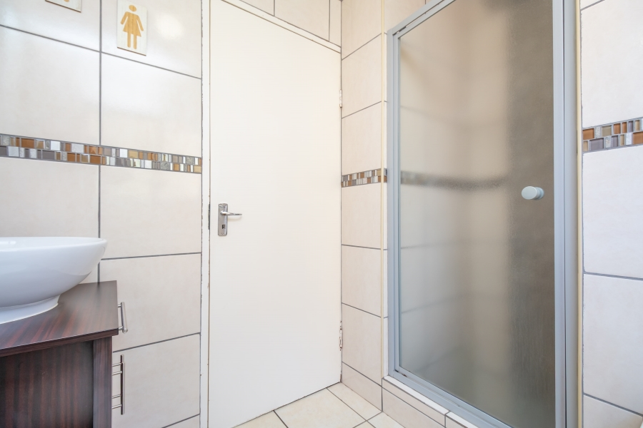 2 Bedroom Property for Sale in Little Falls Gauteng