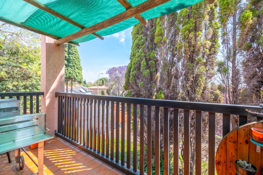2 Bedroom Property for Sale in Little Falls Gauteng