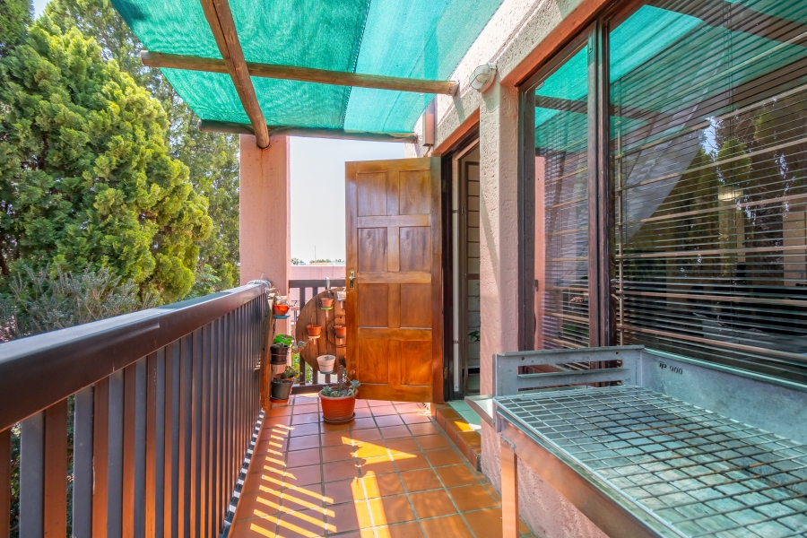 2 Bedroom Property for Sale in Little Falls Gauteng