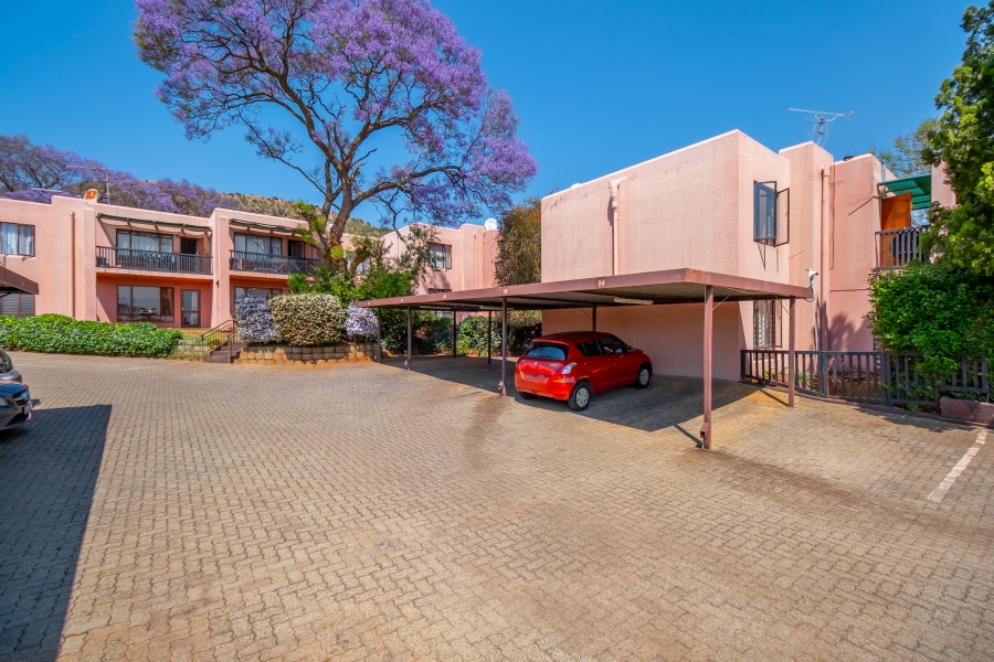 2 Bedroom Property for Sale in Little Falls Gauteng