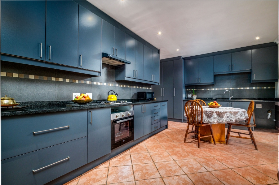 6 Bedroom Property for Sale in Northcliff Gauteng