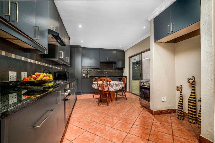 6 Bedroom Property for Sale in Northcliff Gauteng