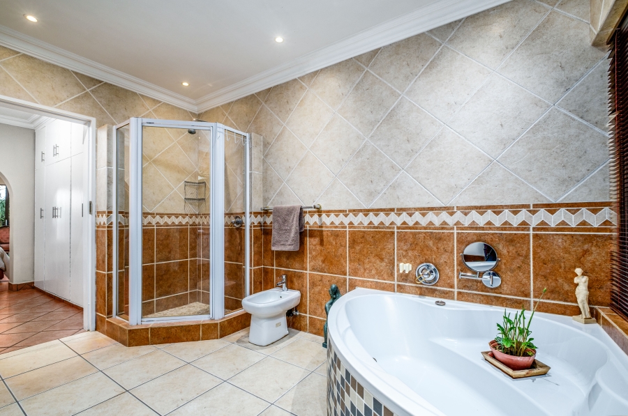 6 Bedroom Property for Sale in Northcliff Gauteng