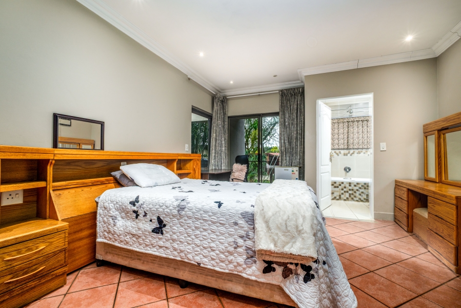 6 Bedroom Property for Sale in Northcliff Gauteng