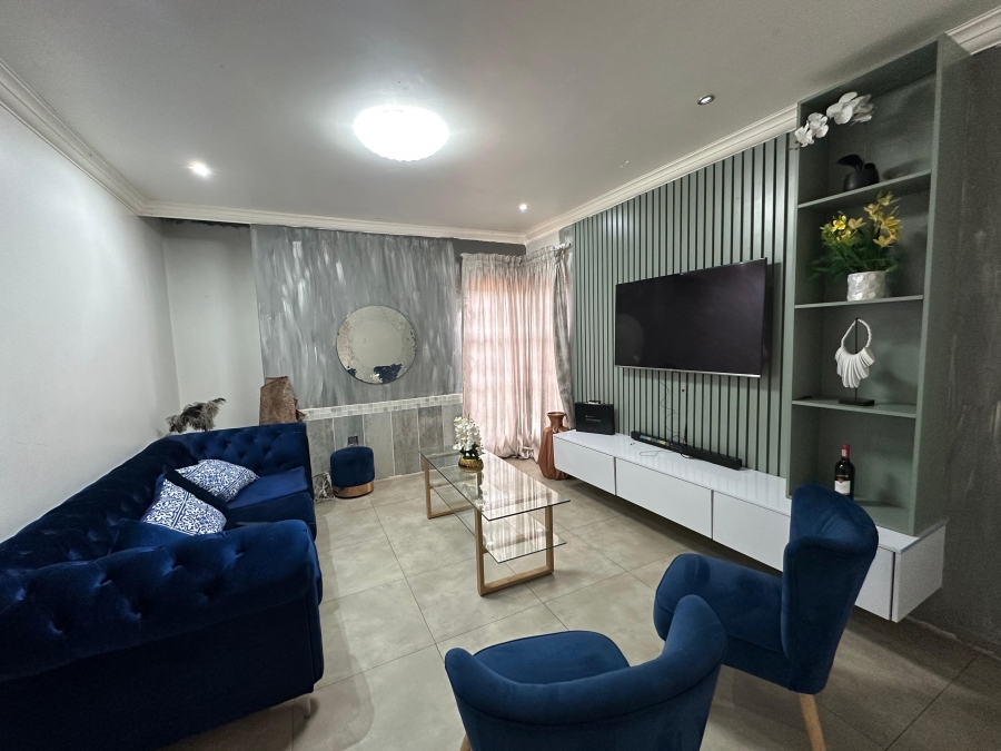 3 Bedroom Property for Sale in Clayville Gauteng