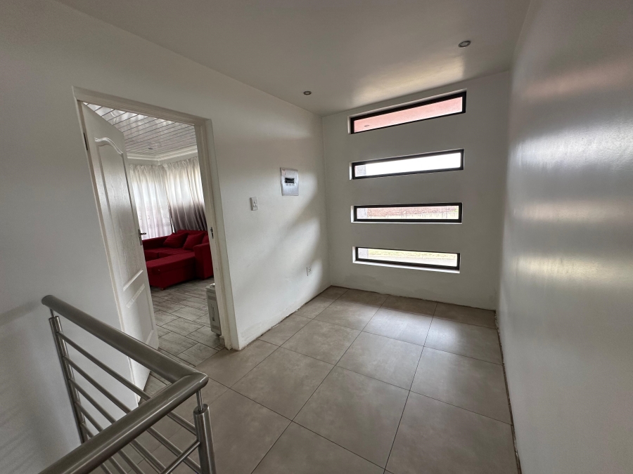 3 Bedroom Property for Sale in Clayville Gauteng