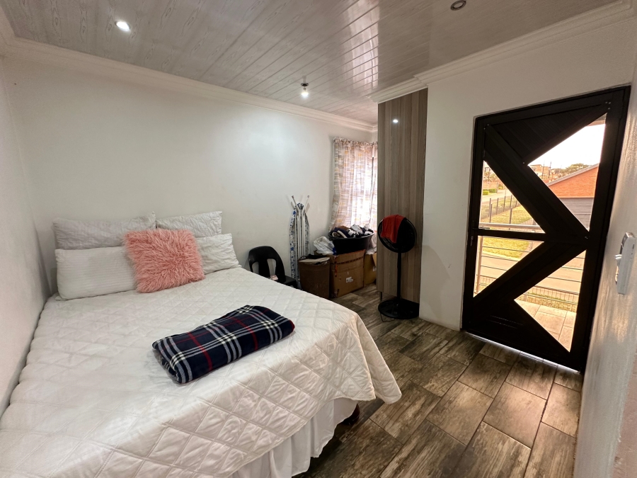 3 Bedroom Property for Sale in Clayville Gauteng