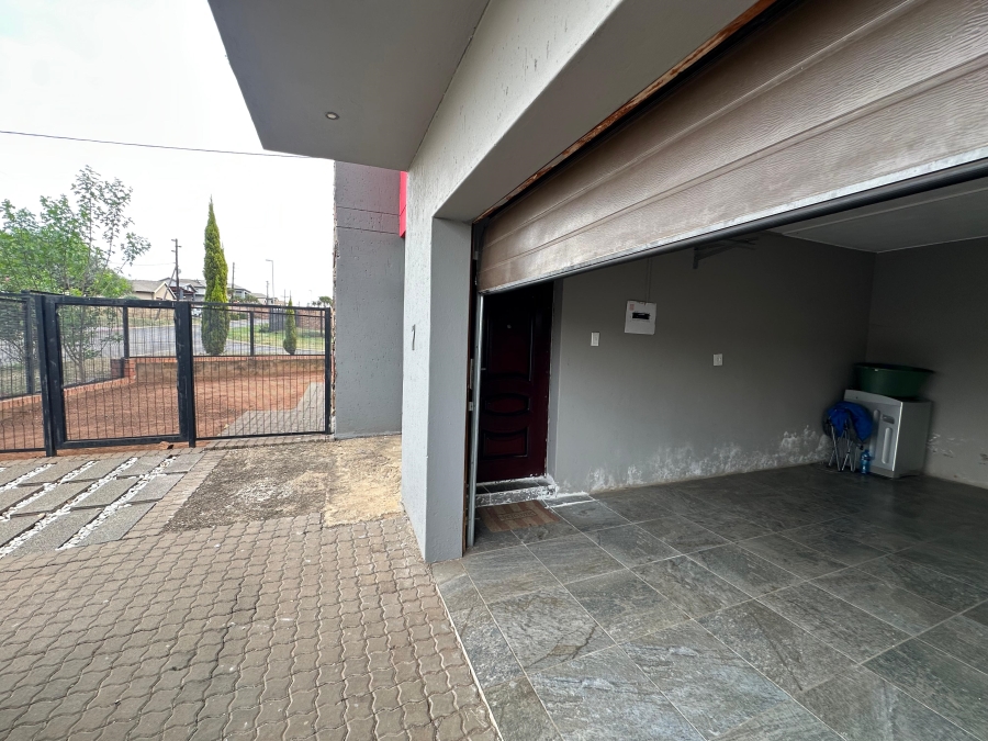 3 Bedroom Property for Sale in Clayville Gauteng
