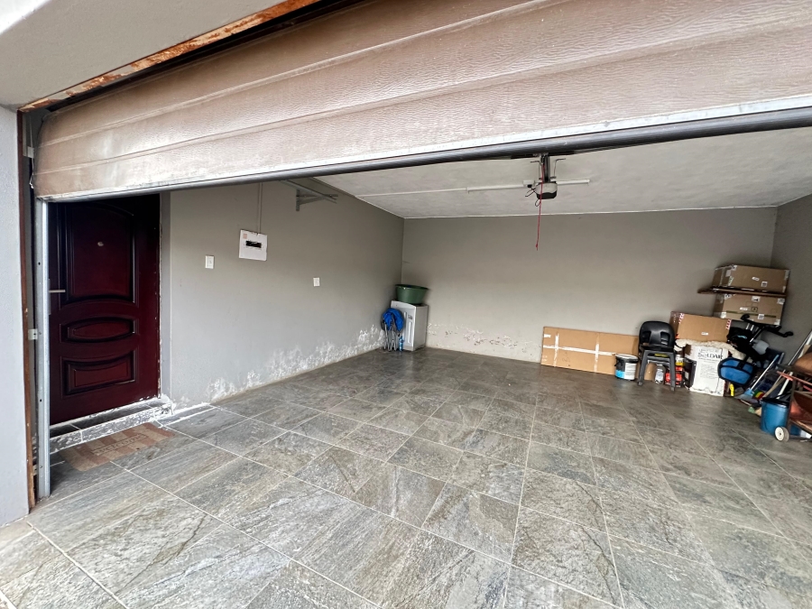 3 Bedroom Property for Sale in Clayville Gauteng