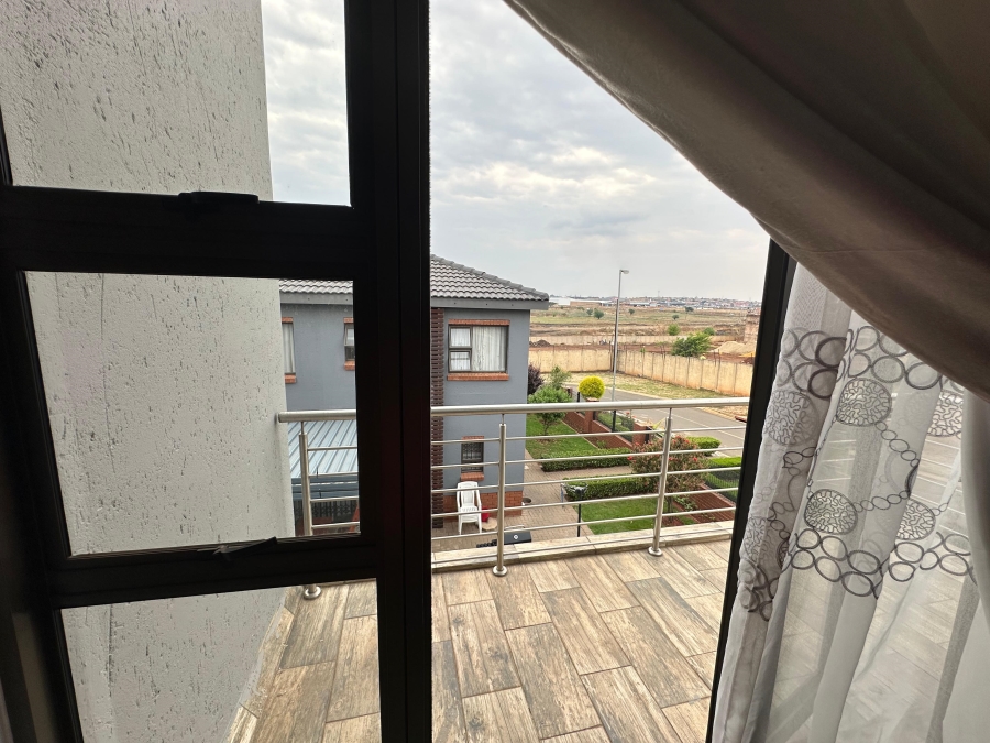 3 Bedroom Property for Sale in Clayville Gauteng