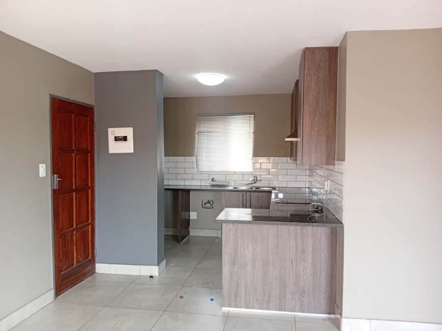 To Let 2 Bedroom Property for Rent in Olympus AH Gauteng