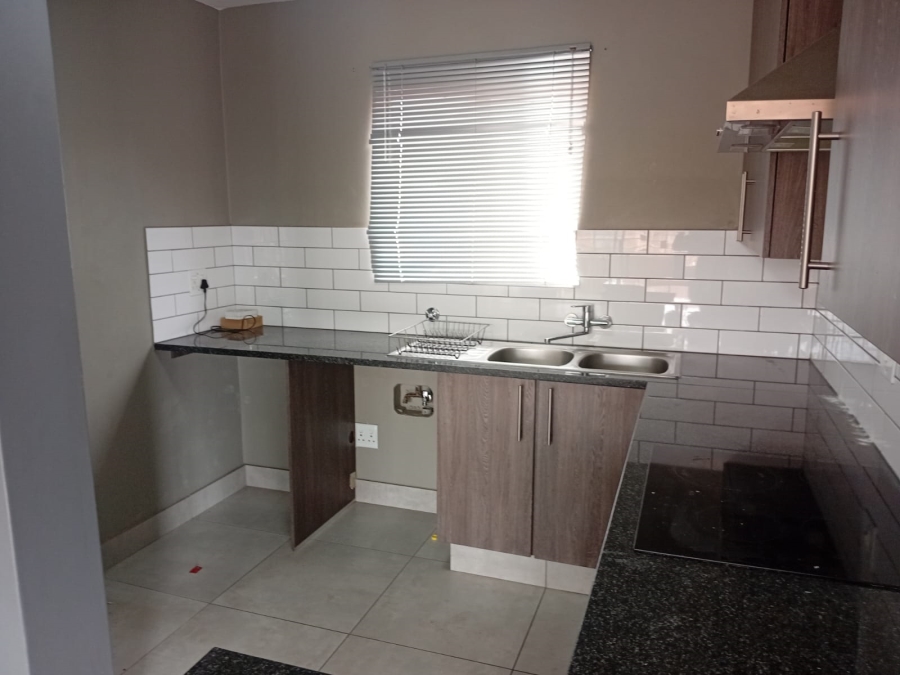 To Let 2 Bedroom Property for Rent in Olympus AH Gauteng