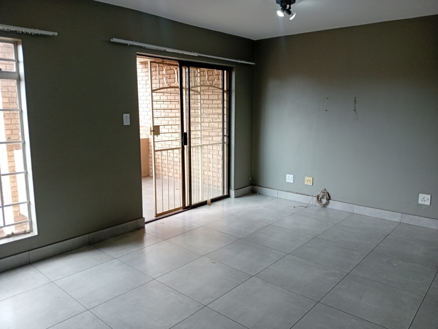 To Let 2 Bedroom Property for Rent in Olympus AH Gauteng