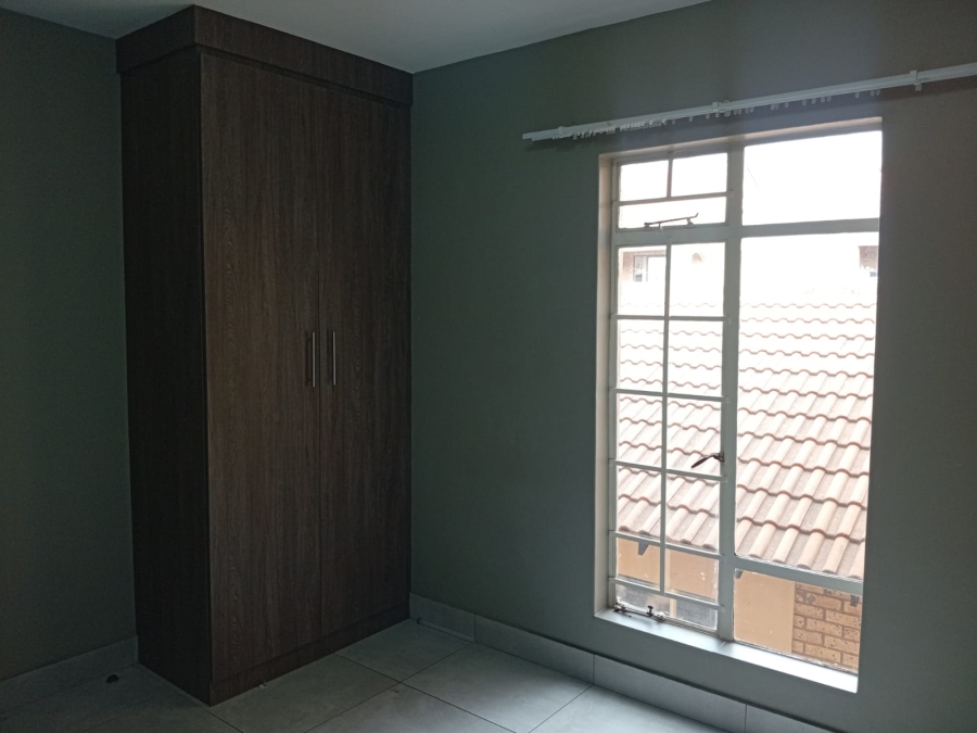To Let 2 Bedroom Property for Rent in Olympus AH Gauteng