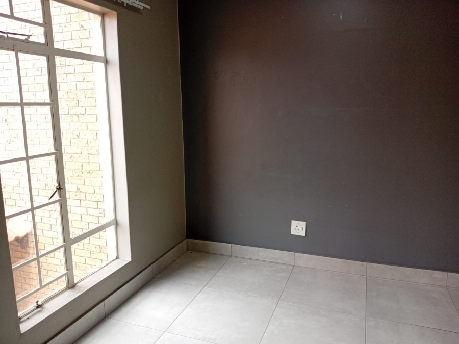 To Let 2 Bedroom Property for Rent in Olympus AH Gauteng