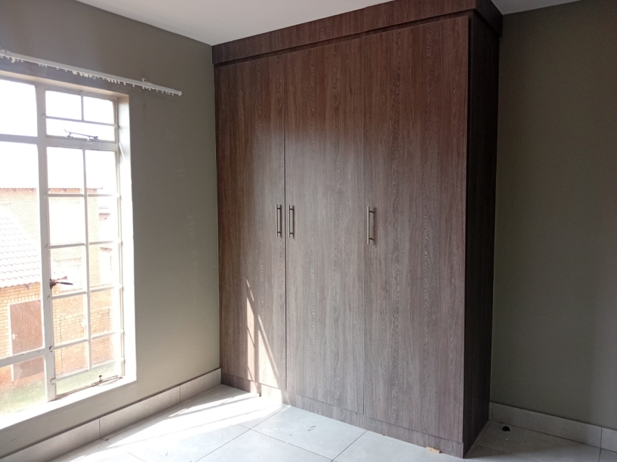 To Let 2 Bedroom Property for Rent in Olympus AH Gauteng