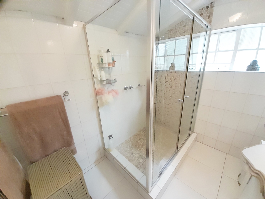 3 Bedroom Property for Sale in Glen Austin Gauteng