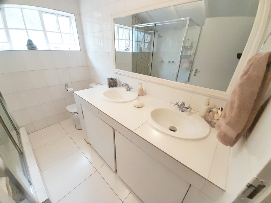 3 Bedroom Property for Sale in Glen Austin Gauteng