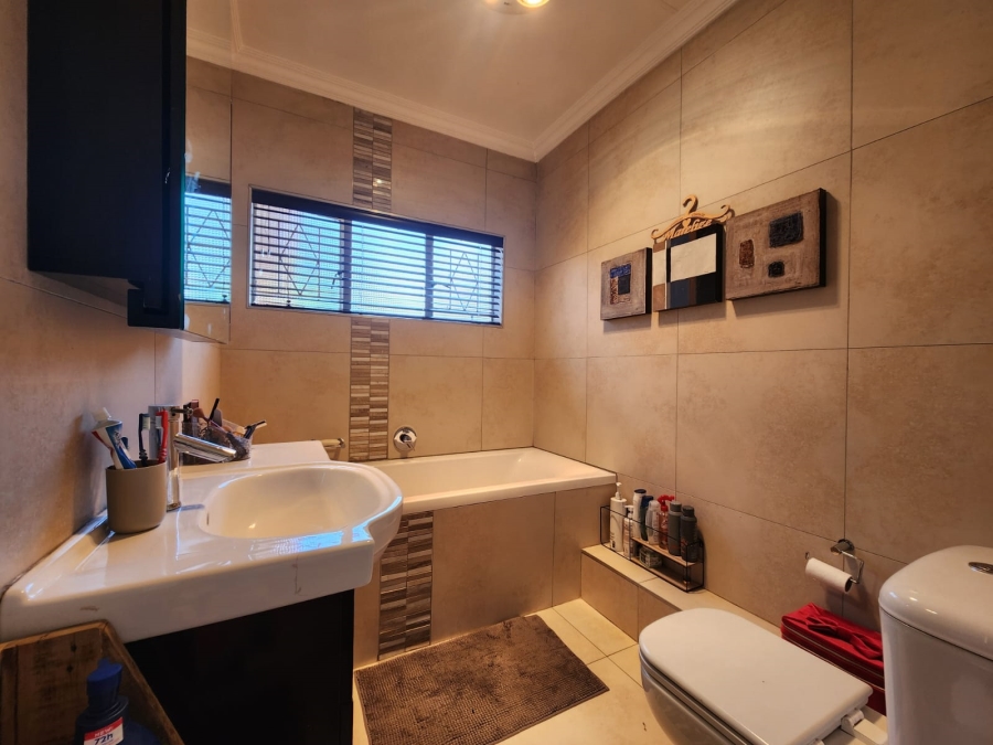 3 Bedroom Property for Sale in Three Rivers Gauteng