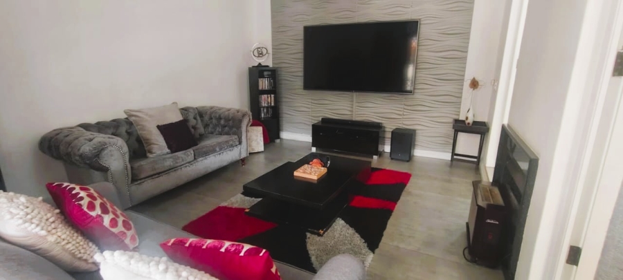 To Let 4 Bedroom Property for Rent in Bedfordview Gauteng