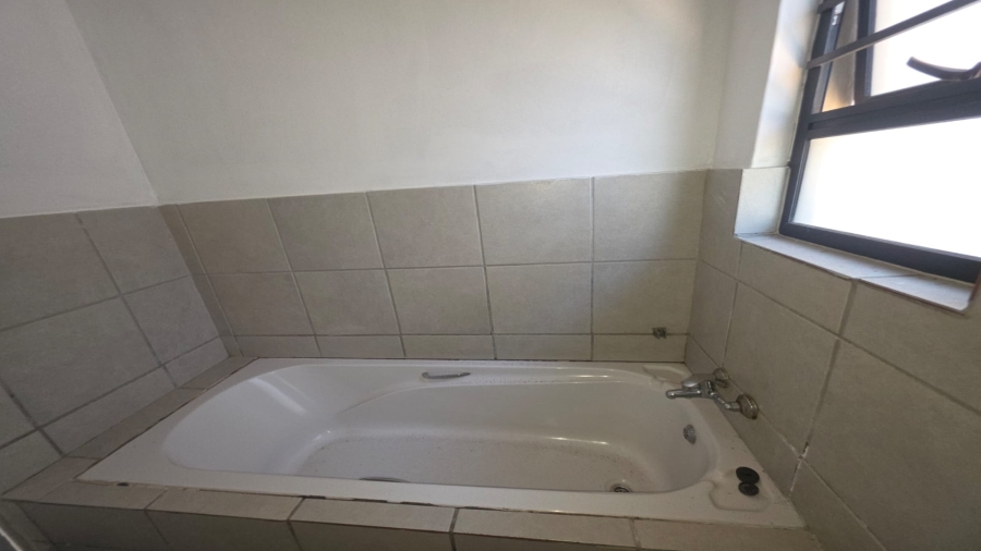 3 Bedroom Property for Sale in Noordwyk Gauteng