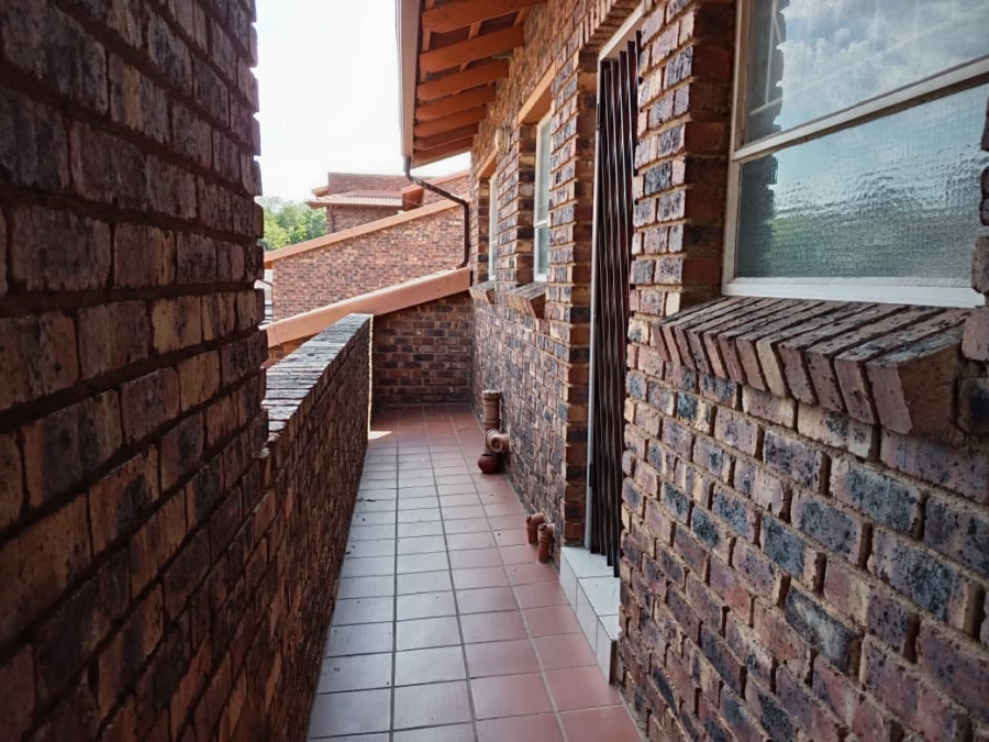 2 Bedroom Property for Sale in Buccleuch Gauteng