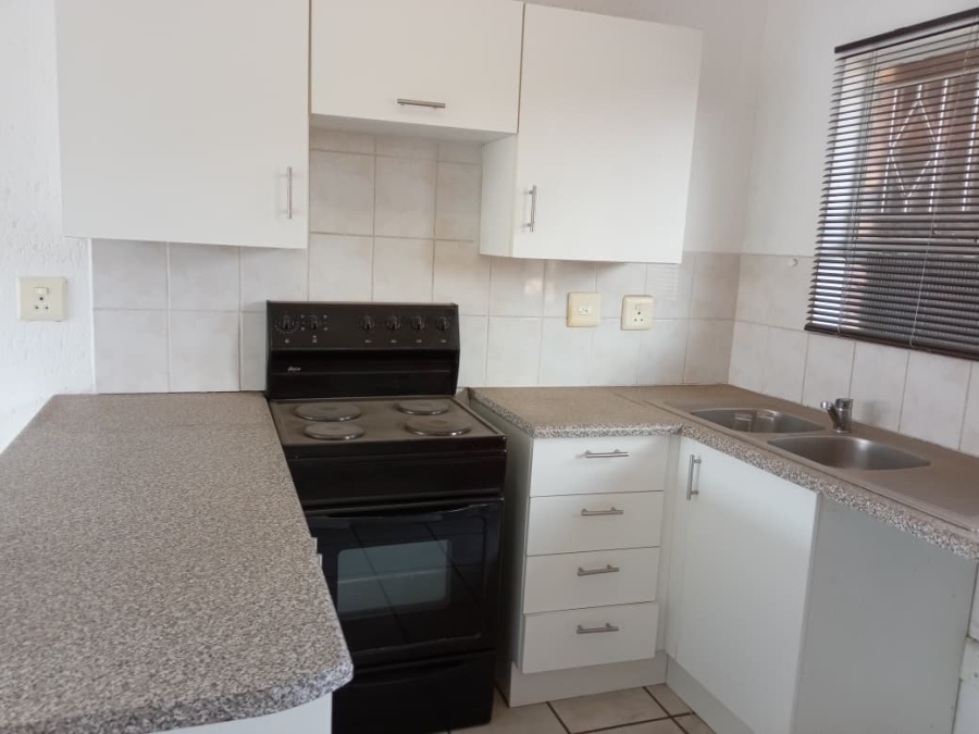 2 Bedroom Property for Sale in Buccleuch Gauteng