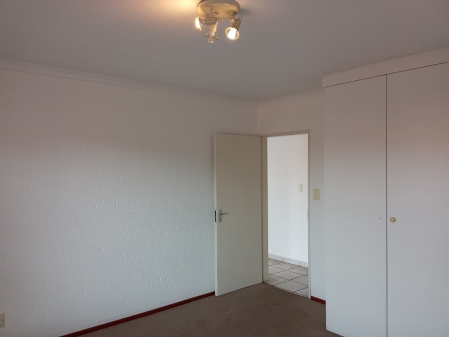 2 Bedroom Property for Sale in Buccleuch Gauteng