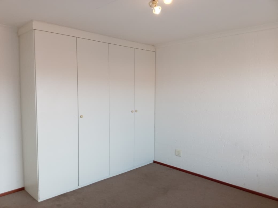 2 Bedroom Property for Sale in Buccleuch Gauteng