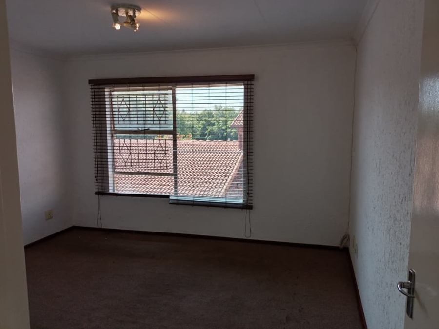 2 Bedroom Property for Sale in Buccleuch Gauteng