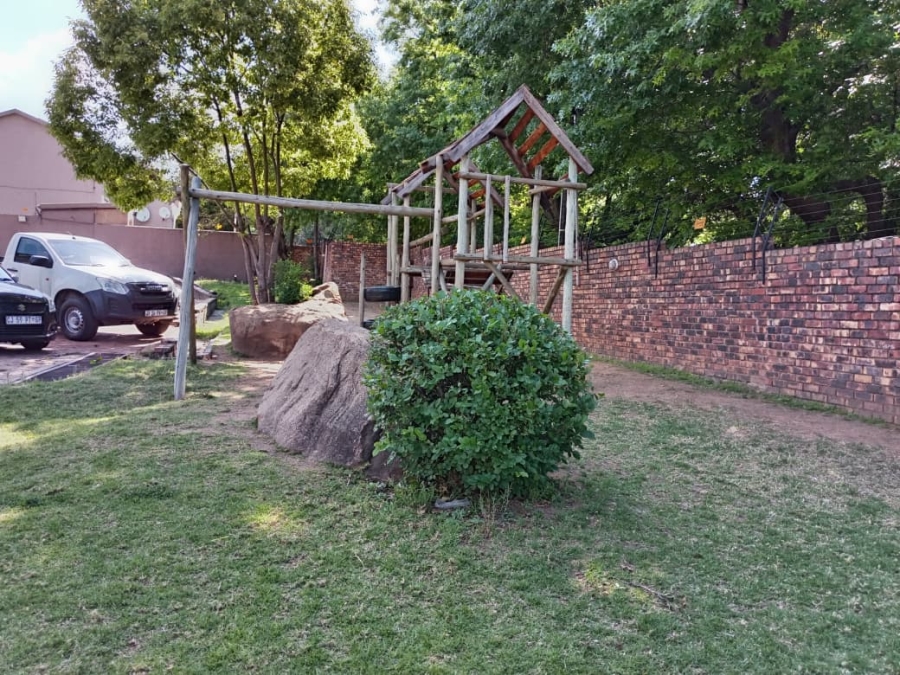 2 Bedroom Property for Sale in Buccleuch Gauteng