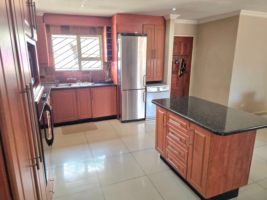 5 Bedroom Property for Sale in Heuweloord Gauteng
