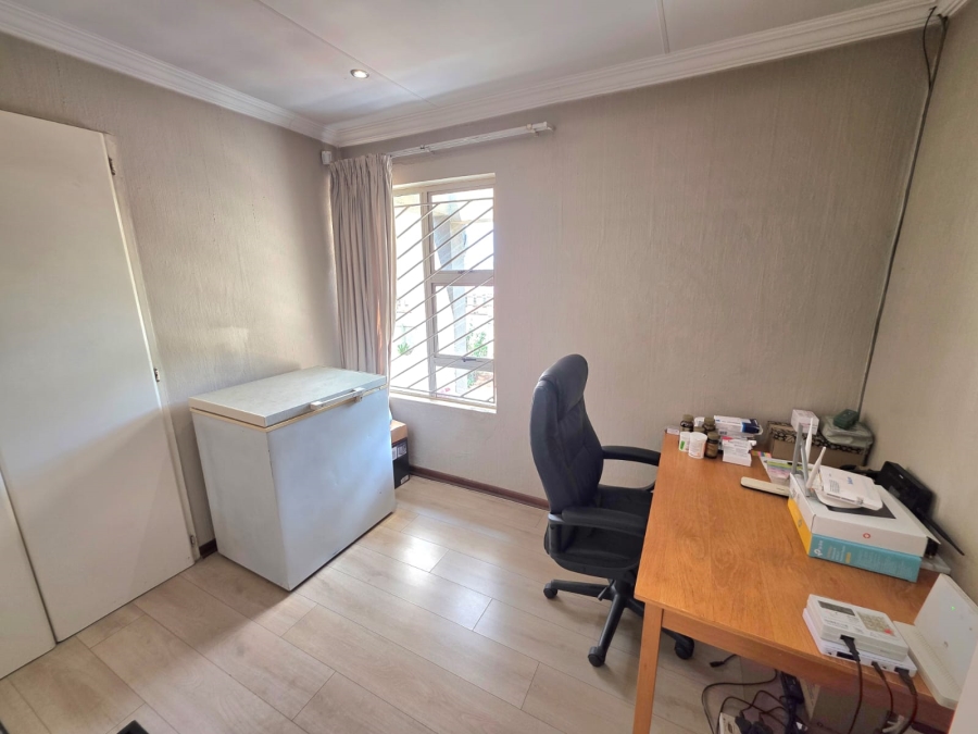 5 Bedroom Property for Sale in Heuweloord Gauteng