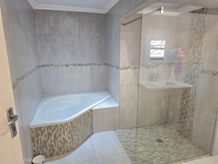 5 Bedroom Property for Sale in Heuweloord Gauteng