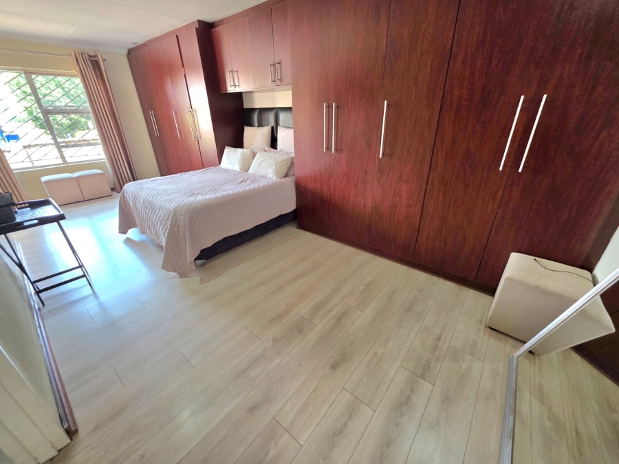 5 Bedroom Property for Sale in Heuweloord Gauteng