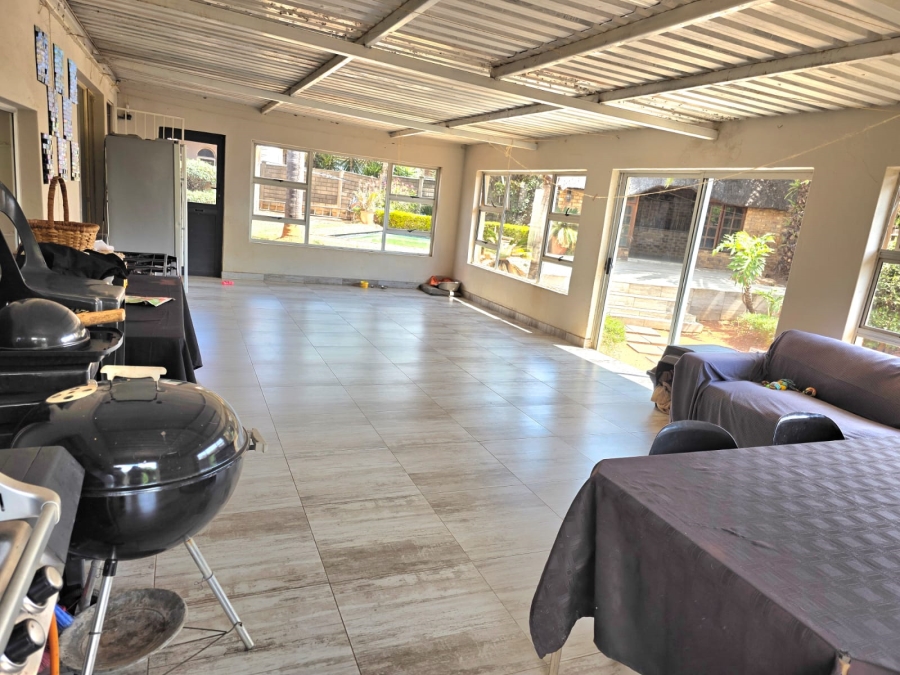 5 Bedroom Property for Sale in Heuweloord Gauteng