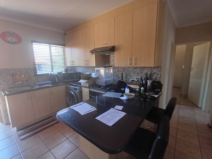 2 Bedroom Property for Sale in Wilgeheuwel Gauteng