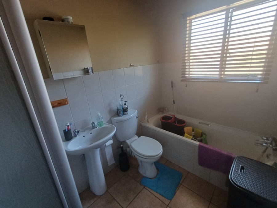 2 Bedroom Property for Sale in Wilgeheuwel Gauteng