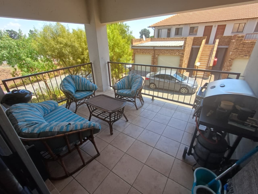 2 Bedroom Property for Sale in Wilgeheuwel Gauteng