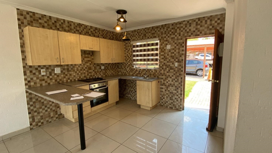 2 Bedroom Property for Sale in Greenstone Hill Gauteng