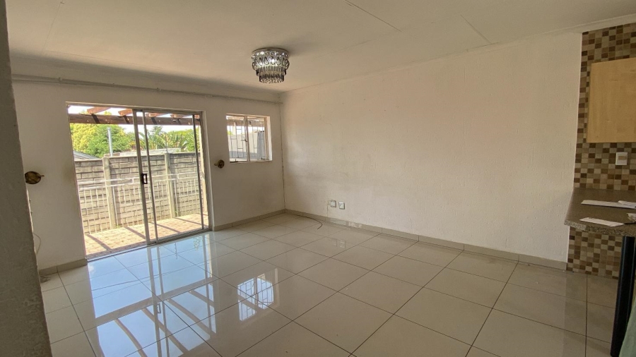 2 Bedroom Property for Sale in Greenstone Hill Gauteng