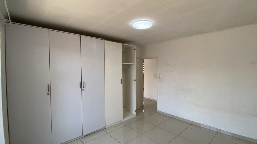 2 Bedroom Property for Sale in Greenstone Hill Gauteng