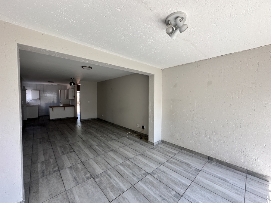 2 Bedroom Property for Sale in Lambton Gauteng