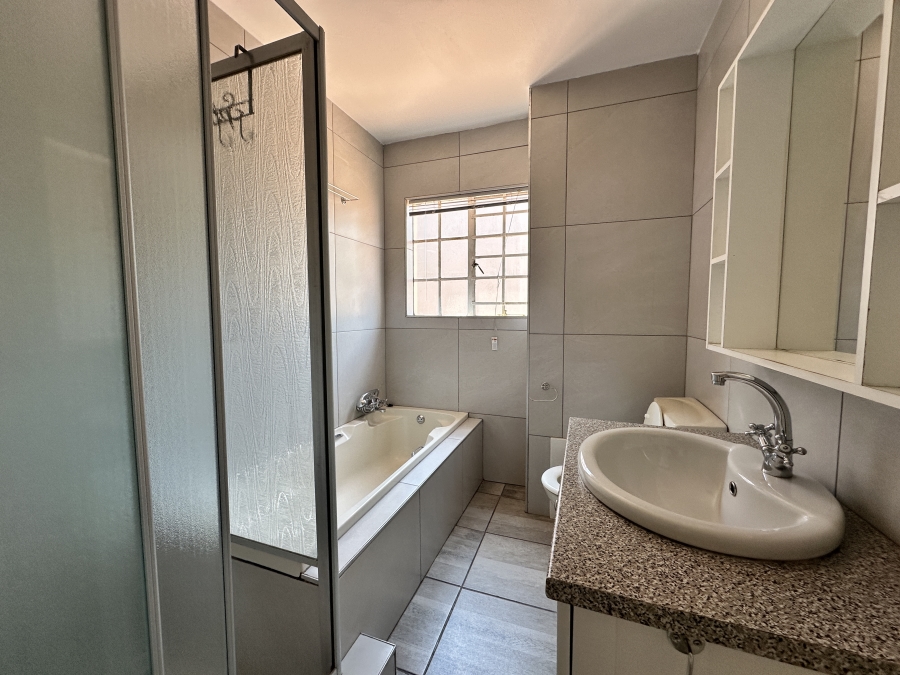 2 Bedroom Property for Sale in Lambton Gauteng