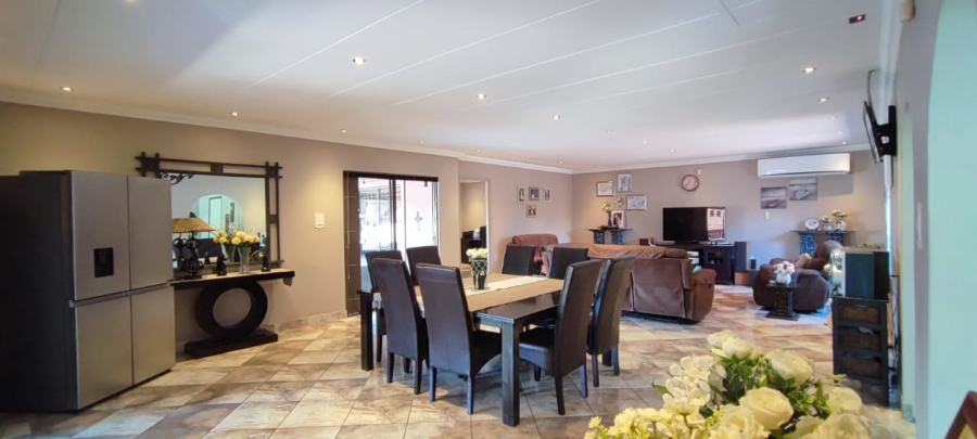 4 Bedroom Property for Sale in Wierda Park Gauteng