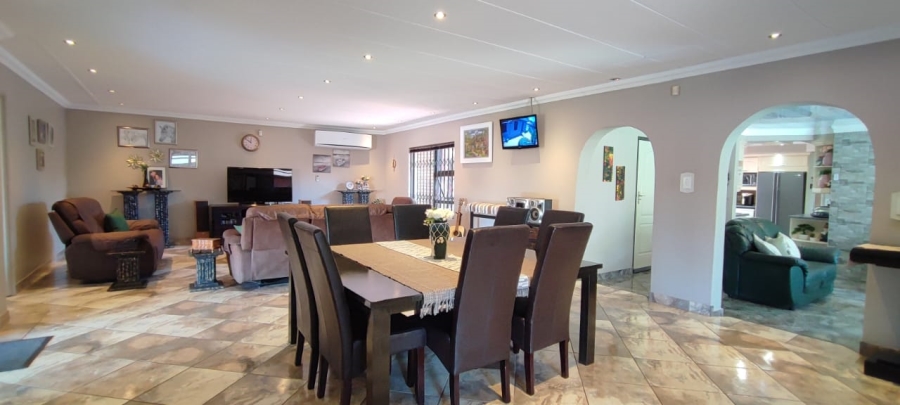 4 Bedroom Property for Sale in Wierda Park Gauteng