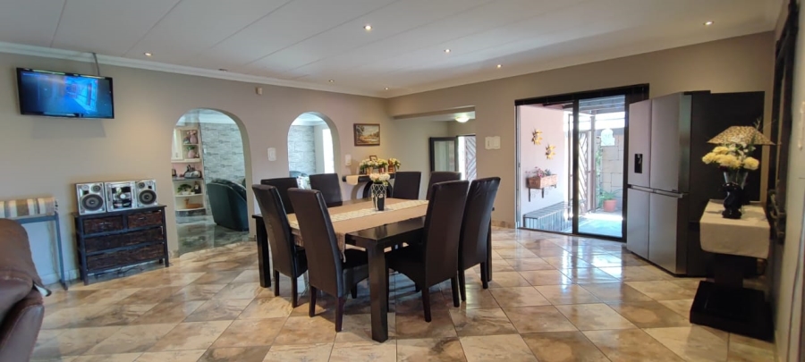 4 Bedroom Property for Sale in Wierda Park Gauteng