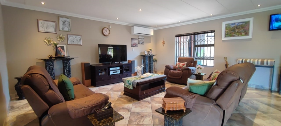 4 Bedroom Property for Sale in Wierda Park Gauteng