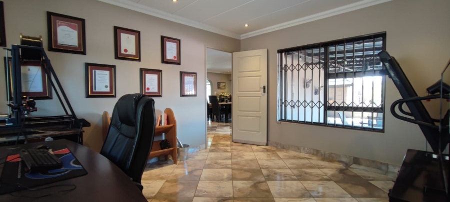 4 Bedroom Property for Sale in Wierda Park Gauteng