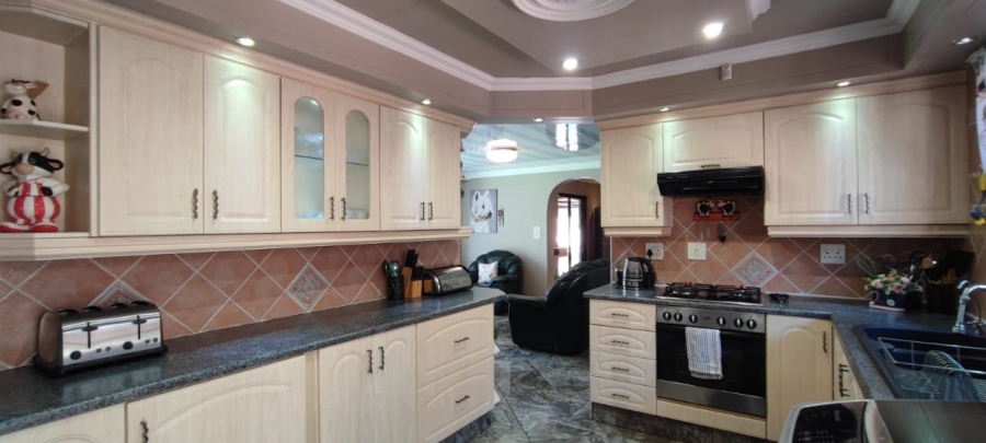 4 Bedroom Property for Sale in Wierda Park Gauteng